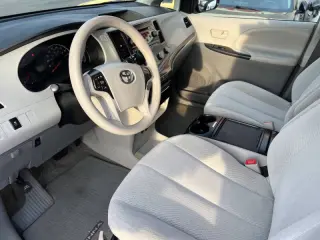 2012 Toyota Sienna