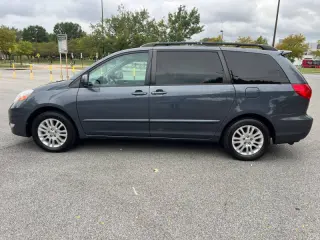 2009 Toyota Sienna XLE