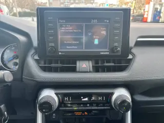 2020 Toyota RAV4 Hybrid LE