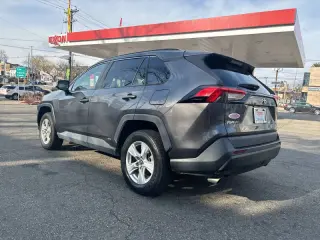 2020 Toyota RAV4 Hybrid LE