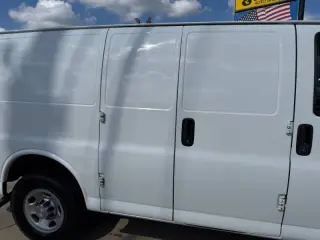 2017 Chevrolet Express 2500