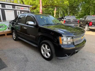 2013 Chevrolet Avalanche LT Black Diamond