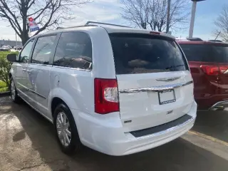 2016 Chrysler Town and Country