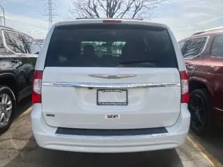 2016 Chrysler Town and Country