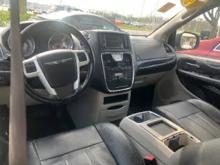 2016 Chrysler Town and Country