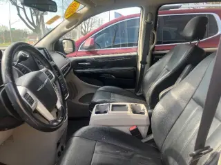 2016 Chrysler Town and Country