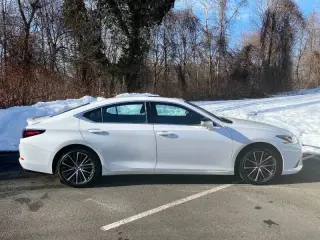 2022 Lexus ES 350