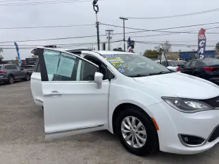 2017 Chrysler Pacifica Touring Plus