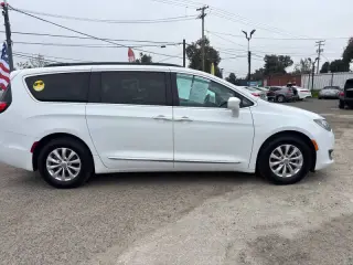 2017 Chrysler Pacifica Touring Plus