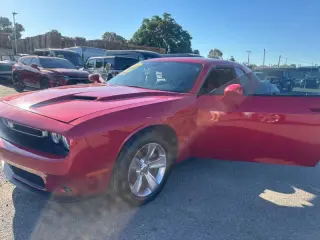 2015 Dodge Challenger SXT