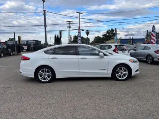 2018 Ford Fusion Hybrid SE