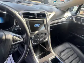 2017 Ford Fusion Hybrid SE
