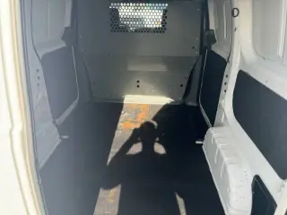 2017 Nissan NV200