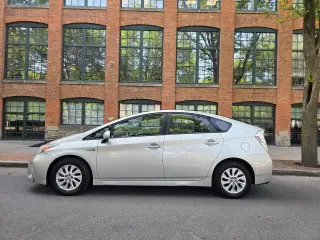 2012 Toyota Prius Plug-in Hybrid