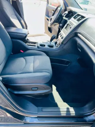 2016 GMC Acadia SLE-2