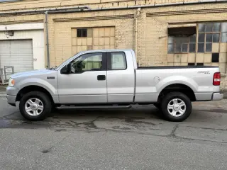 2005 Ford F-150 STX
