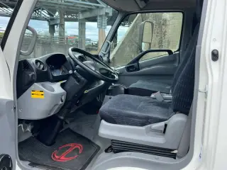 2017 Hino 195