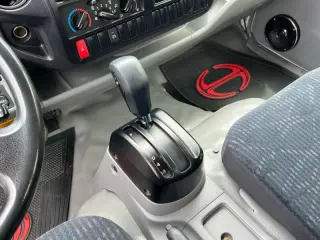 2017 Hino 195