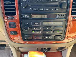 2000 Lexus LX 470