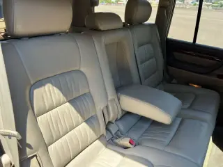 2000 Lexus LX 470