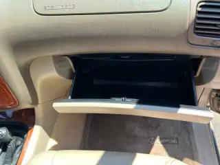 2000 Lexus LX 470