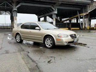 2003 Nissan Maxima SE
