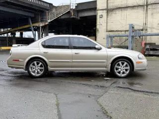 2003 Nissan Maxima SE