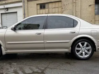 2003 Nissan Maxima SE