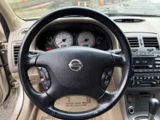 2003 Nissan Maxima SE