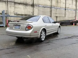 2003 Nissan Maxima SE