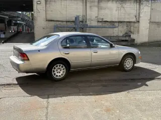 1998 Nissan Maxima