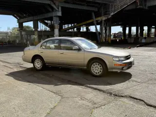 1998 Nissan Maxima