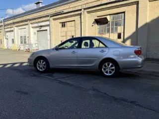 2005 Toyota Camry XLE V6