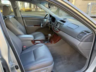 2005 Toyota Camry XLE V6