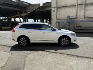 2017 Volvo XC60 T6 Dynamic