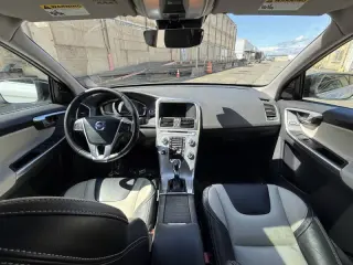 2017 Volvo XC60 T6 Dynamic