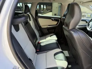 2017 Volvo XC60 T6 Dynamic