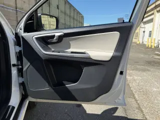 2017 Volvo XC60 T6 Dynamic