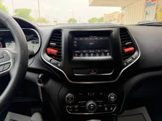 2020 Jeep Cherokee