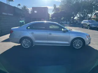 2011 Volkswagen Jetta SEL PZEV