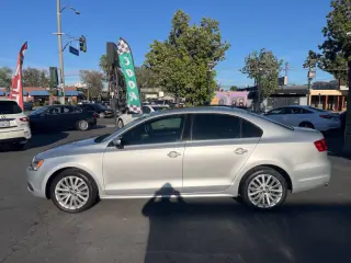 2011 Volkswagen Jetta SEL PZEV