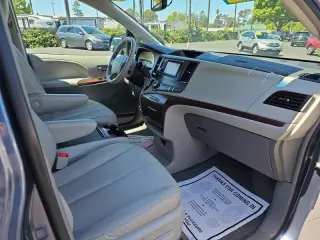 2013 Toyota Sienna XLE Mobility 7-Passenger