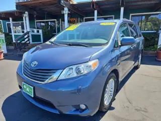 2013 Toyota Sienna XLE Mobility 7-Passenger