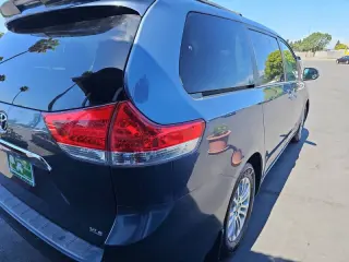 2013 Toyota Sienna XLE Mobility 7-Passenger