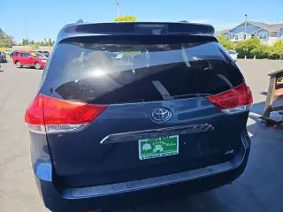 2013 Toyota Sienna XLE Mobility 7-Passenger