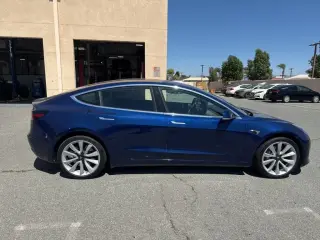 Tesla Model 3 2018 AWD Performance 4dr Fastback