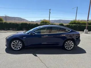 Tesla Model 3 2018 AWD Performance 4dr Fastback