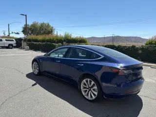 Tesla Model 3 2018 AWD Performance 4dr Fastback