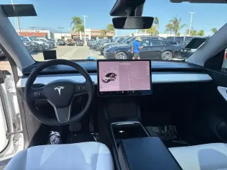 Tesla Model Y 2021 AWD Long Range 4dr Crossover