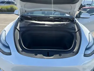 Tesla Model Y 2021 AWD Long Range 4dr Crossover
